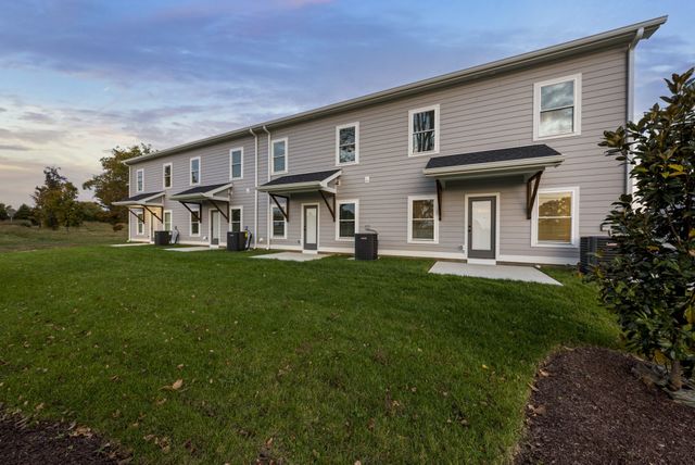 2624 S Main St Apt 17, Springfield, TN 37172