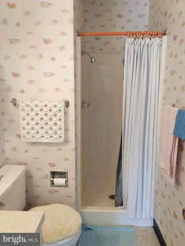 39 WILLIAM PENN DR, Chambersburg, PA 17201