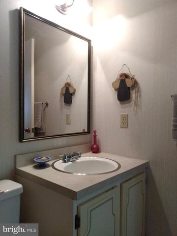 39 WILLIAM PENN DR, Chambersburg, PA 17201