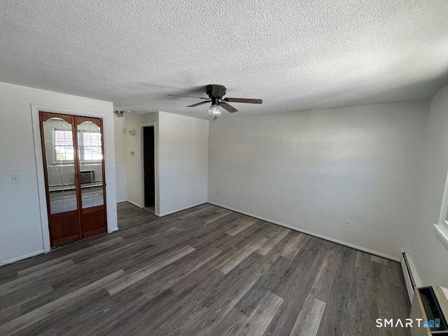 633 Center Street APT E, Manchester, CT 06040