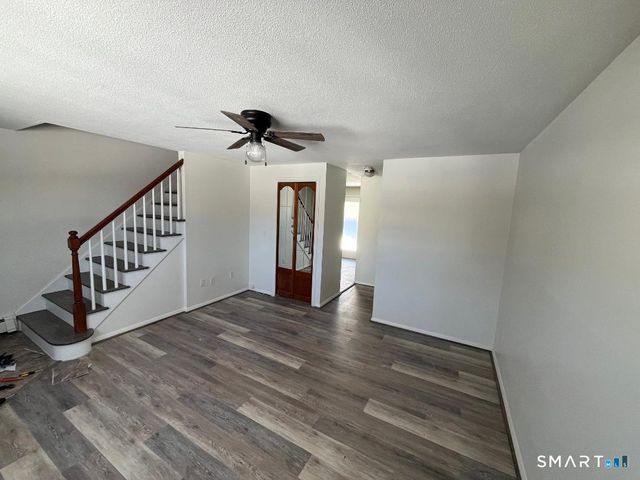 633 Center Street APT E, Manchester, CT 06040