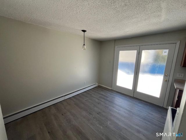 633 Center Street APT E, Manchester, CT 06040