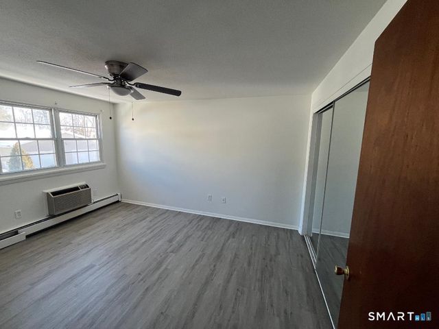 633 Center Street APT E, Manchester, CT 06040