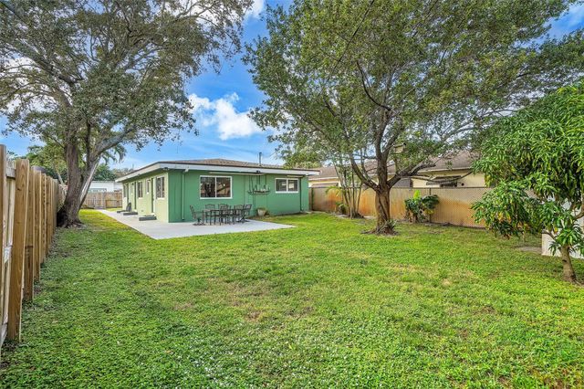 513 SW 15th St B, Fort Lauderdale, FL 33315