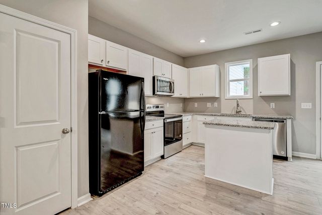 67 Stewarts Knob Drive, Clayton, NC 27527