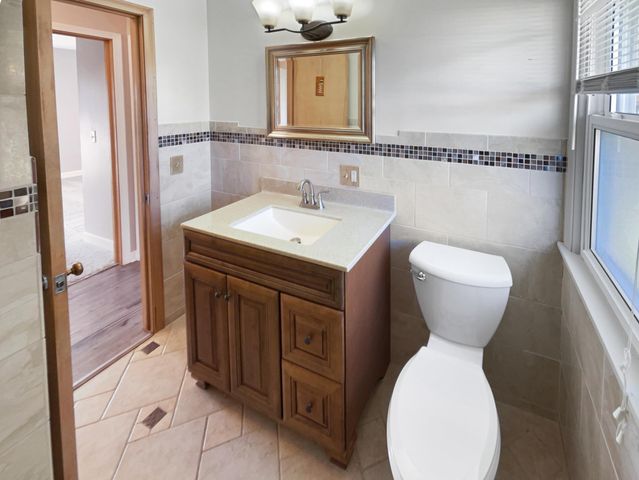 2306 Beam Avenue, North Saint Paul, MN 55109