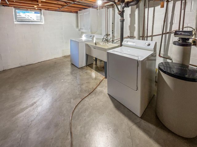 2306 Beam Avenue, North Saint Paul, MN 55109