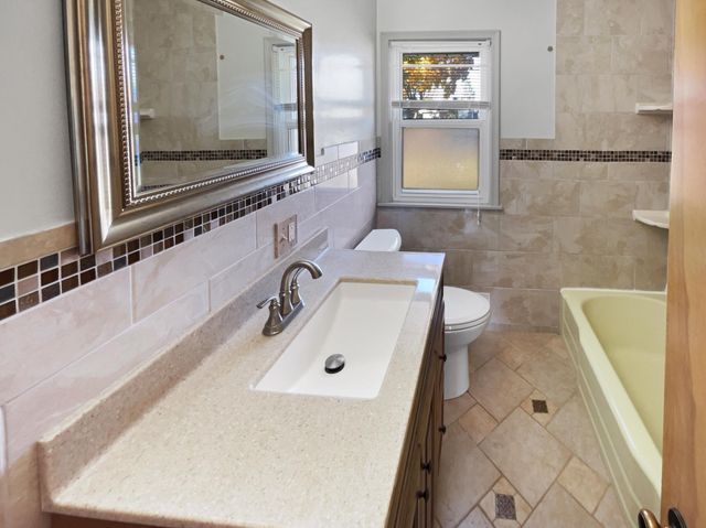 2306 Beam Avenue, North Saint Paul, MN 55109