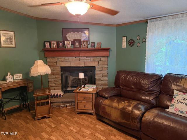 6411 Yellow Poplar Street, Wise, VA 24293