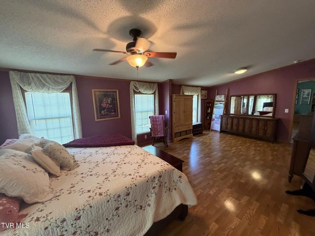 6411 Yellow Poplar Street, Wise, VA 24293