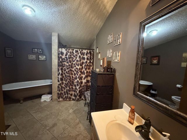 6411 Yellow Poplar Street, Wise, VA 24293