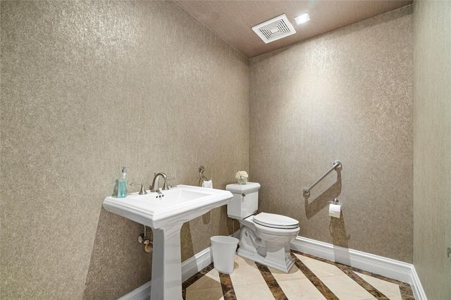 1 N Ocean Blvd 402, Boca Raton, FL 33432