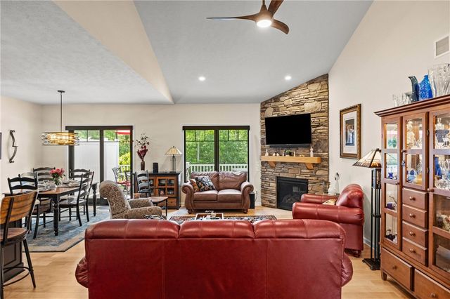 136 Golden Oaks Way, Gates, NY 14624