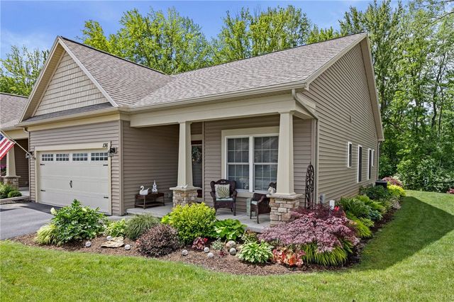 136 Golden Oaks Way, Gates, NY 14624