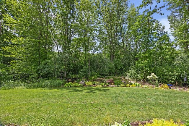 136 Golden Oaks Way, Gates, NY 14624