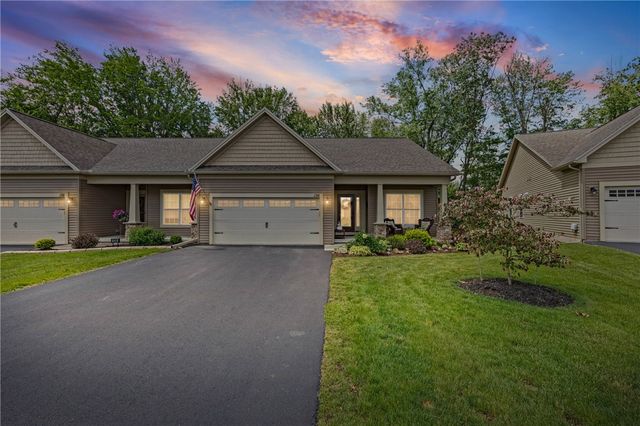 136 Golden Oaks Way, Gates, NY 14624