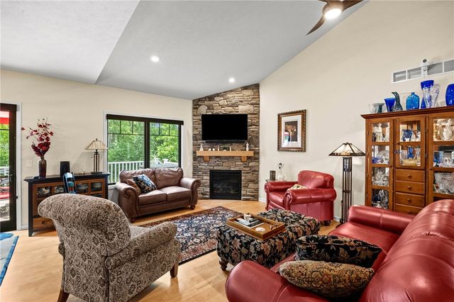 136 Golden Oaks Way, Gates, NY 14624