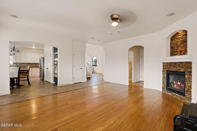 1537 SNOWY PLOVER Street, El Paso, TX 79928