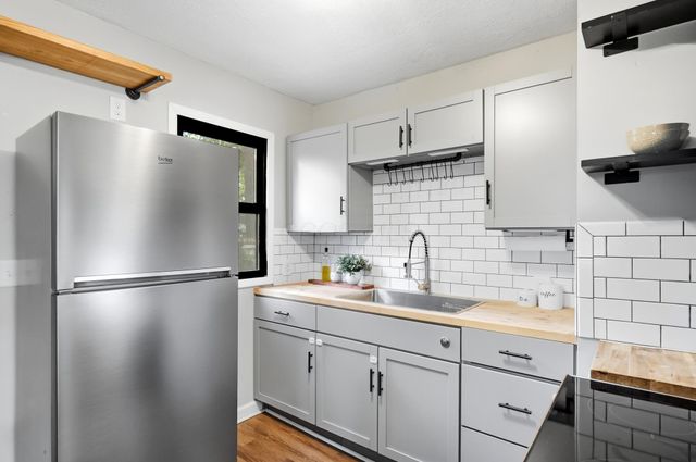 5698 Indianola Avenue, Worthington, OH 43085