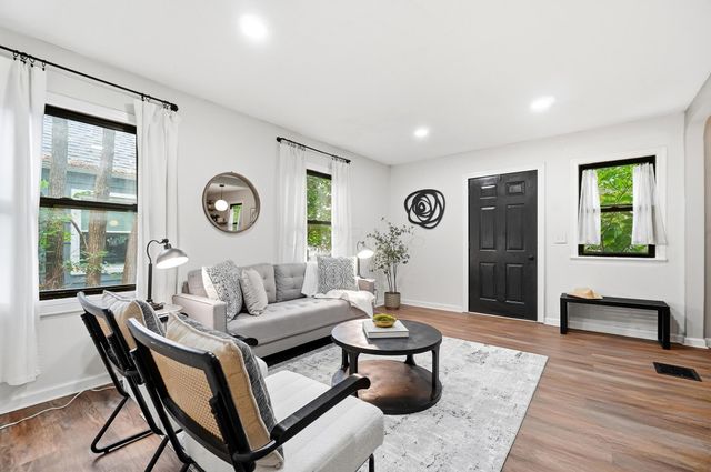 5698 Indianola Avenue, Worthington, OH 43085
