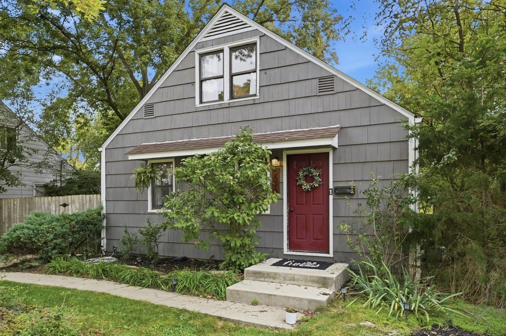 5698 Indianola Avenue, Worthington, OH 43085