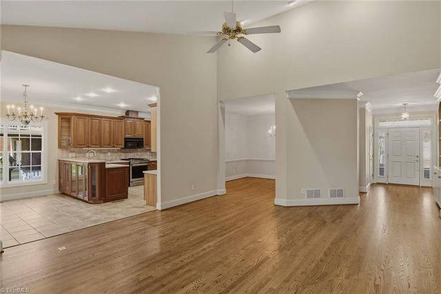 209 Brooks Landing Drive, Winston-salem, NC 27106