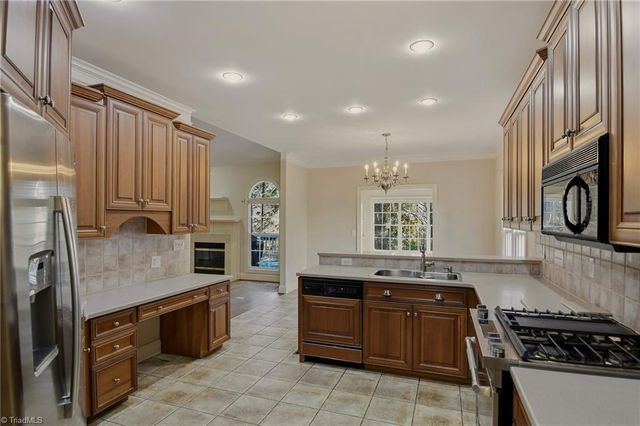 209 Brooks Landing Drive, Winston-salem, NC 27106