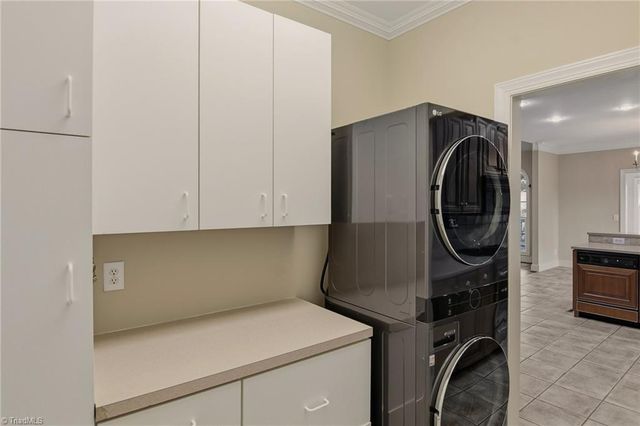 209 Brooks Landing Drive, Winston-salem, NC 27106