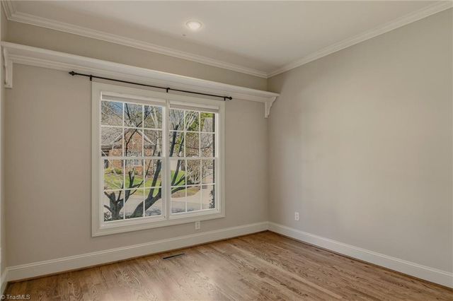 209 Brooks Landing Drive, Winston-salem, NC 27106