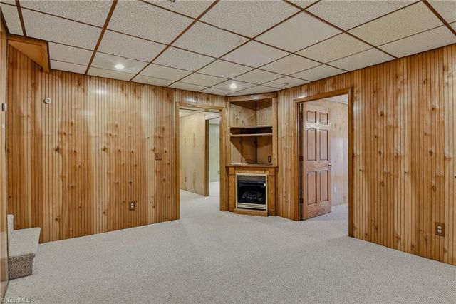 209 Brooks Landing Drive, Winston-salem, NC 27106