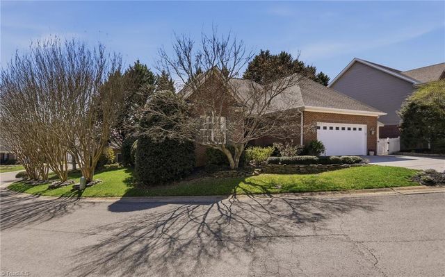 209 Brooks Landing Drive, Winston-salem, NC 27106