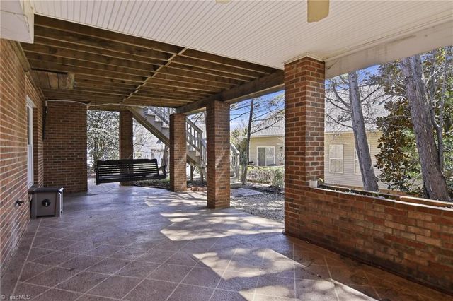 209 Brooks Landing Drive, Winston-salem, NC 27106