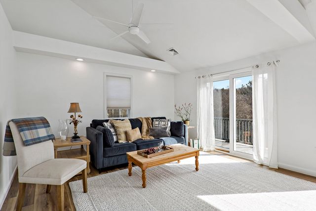 20 Evergreen St, Wareham, MA 02558