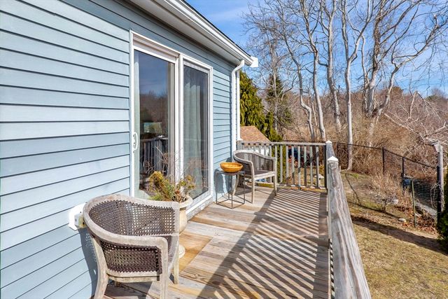 20 Evergreen St, Wareham, MA 02558