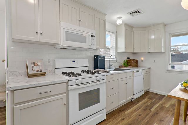 20 Evergreen St, Wareham, MA 02558