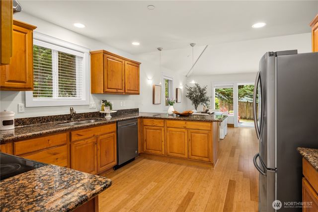 15033 70th Avenue NE, Kenmore, WA 98028
