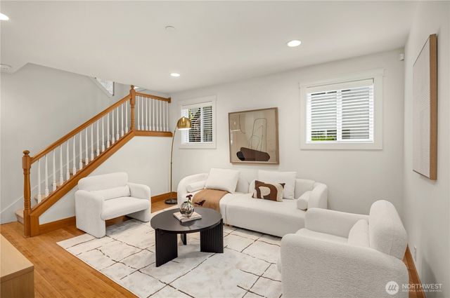 15033 70th Avenue NE, Kenmore, WA 98028