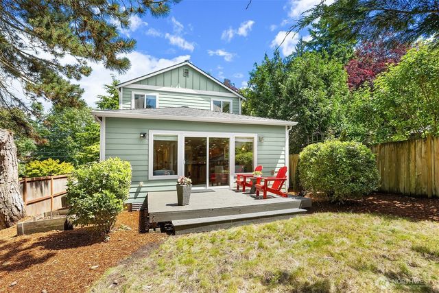15033 70th Avenue NE, Kenmore, WA 98028