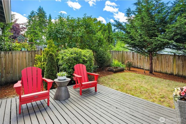 15033 70th Avenue NE, Kenmore, WA 98028