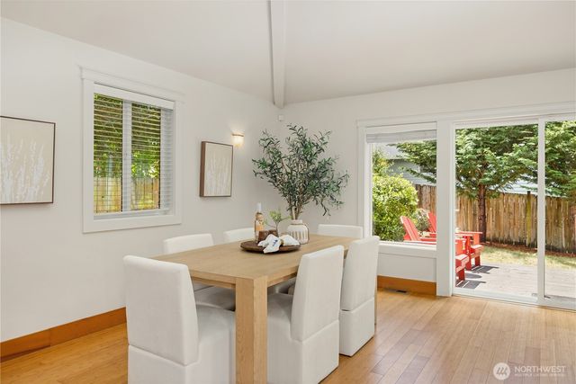 15033 70th Avenue NE, Kenmore, WA 98028