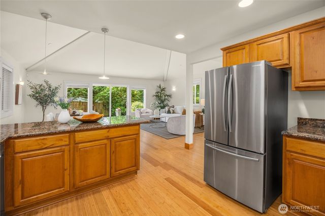 15033 70th Avenue NE, Kenmore, WA 98028