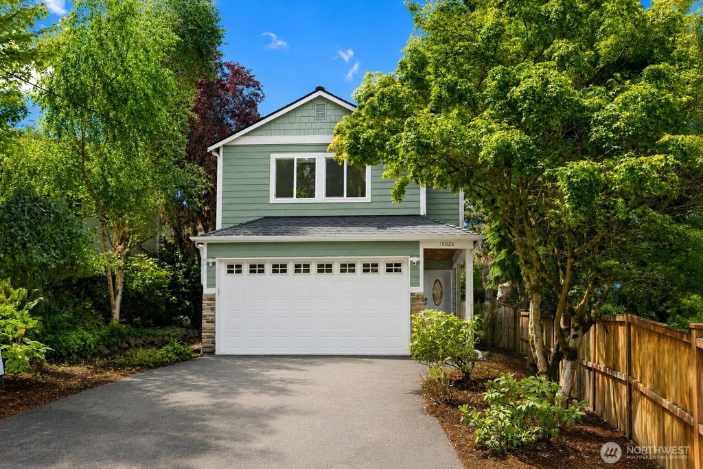 15033 70th Avenue NE, Kenmore, WA 98028
