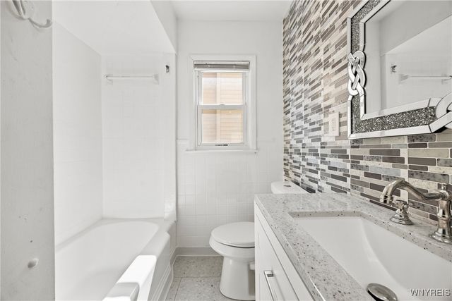 31 Chadduck Avenue, Buffalo, NY 14207