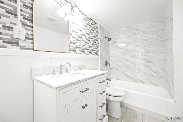 31 Chadduck Avenue, Buffalo, NY 14207