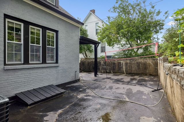 214 River St, Hartsville, TN 37074