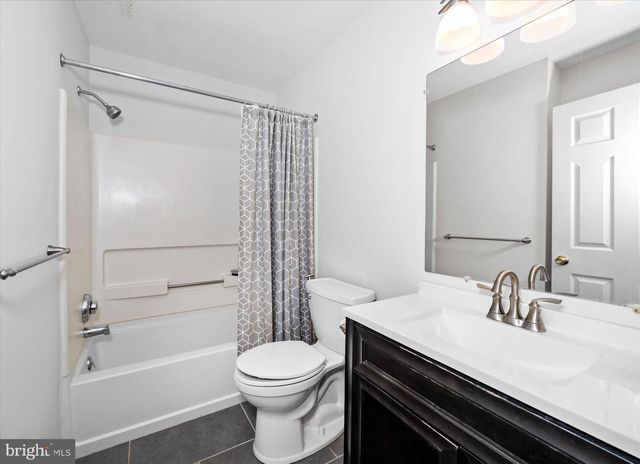 126 SHINN CIR, Wilmington, DE 19808