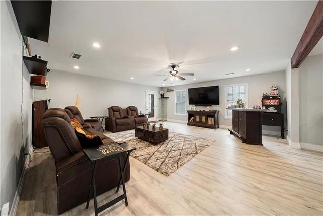 2054 S Cove Trail, Marietta, GA 30066