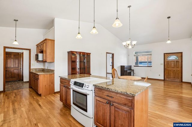 9264 Glory Ct NE, Salem, OR 97305