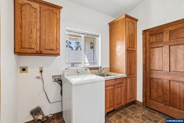 9264 Glory Ct NE, Salem, OR 97305
