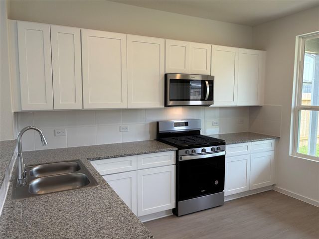 26017 Hampshire Drive, Magnolia, TX 77355